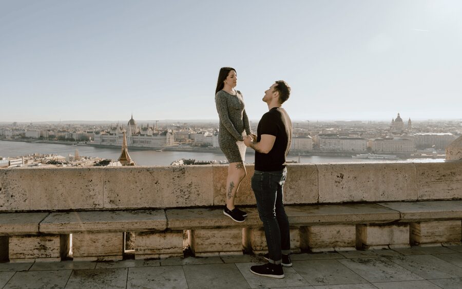 Budapest: romantic photoshoot at Buda's iconic sightseeings - Forty edited photos delivered digitally