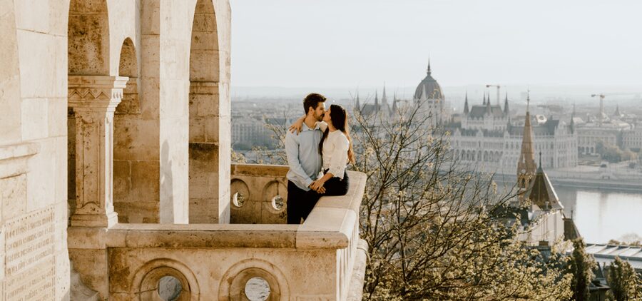 Budapest: romantic photoshoot at Buda's iconic sightseeings - Is $227 good value?