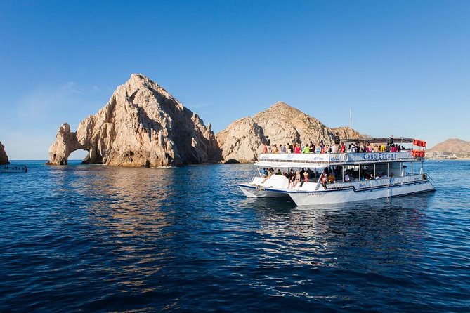 Cabo San Lucas Sunset Dinner Cruise with Open Bar - Seating, crowd size, and comfort on the water