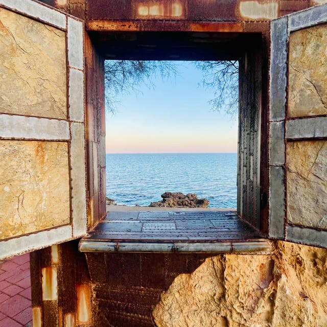 Cala Millor: AdventureDate, fun game, city walk for couples - How the app-led route works