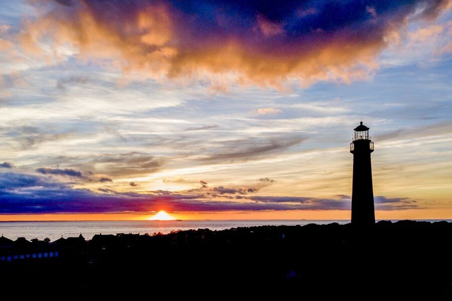 Cape May: Sunset Dinner Cruise on the Spirit of Cape May - Boarding at 6:30 PM in Cape May