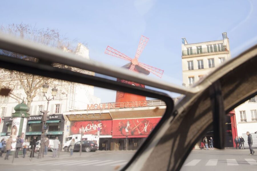 Classic, Romantic Paris: 3-Hour Vintage 2CV Tour - Louvre, Notre Dame, and the historic center