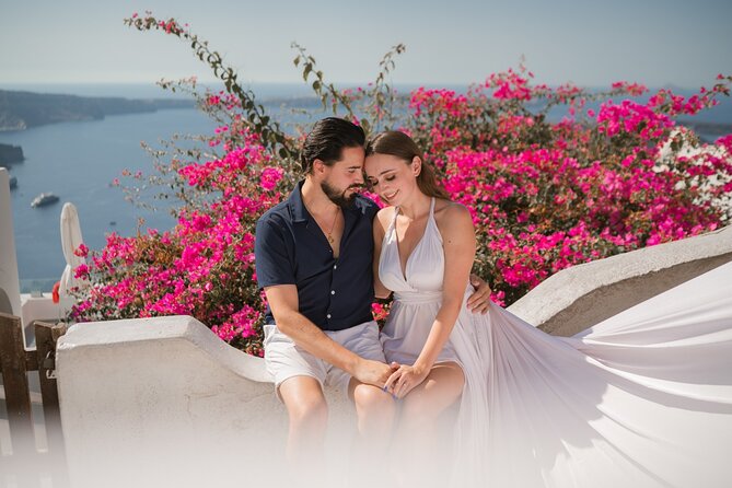 Couple and Family Photoshoot Experiece in Santorini - Three itinerary labels, one compact walking session