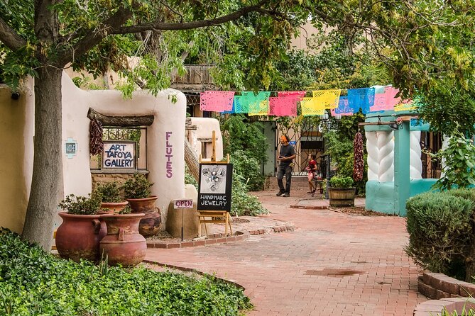 Couple’s Private Enchanting Walk in the Heart of Albuquerque - Key points at a glance