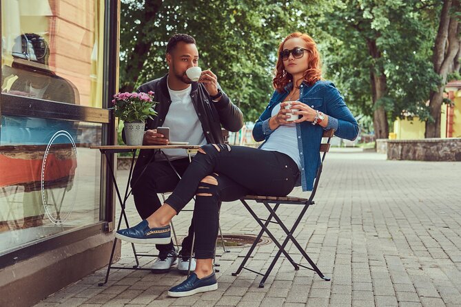 Couple time treasure hunt Hamburg Edition - St. Pauli Piers and Hamburgs waterfront character