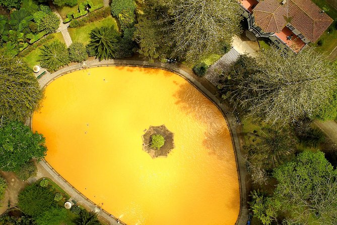 Couples PRIVATE Hybrid 4X4 Tour - Furnas (Inc Hot Springs and 3 Course Lunch) - A three-course cozido lunch in Furnas