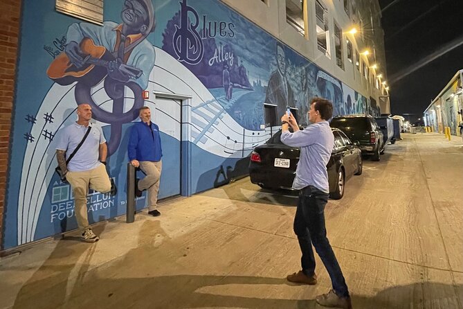 Deep Ellum BBQ, Burgers & Blues Tour with Food Tours of America - Walking through music, murals, and local culture