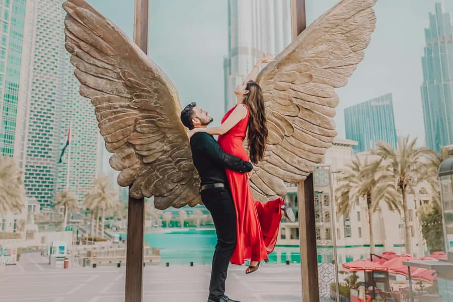 Dubai: Iconic Burj Khalifa Pre-Wedding Photoshoot - Five photo stops around Downtown Dubai