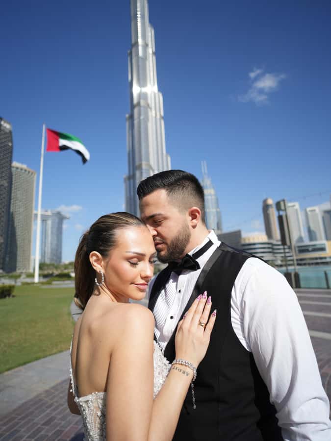 Dubai: Iconic Burj Khalifa Pre-Wedding Photoshoot - Who will get the most from this photoshoot