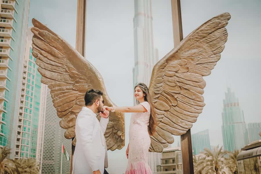 Dubai: Iconic Burj Khalifa Pre-Wedding Photoshoot - What the photographer adds to the session