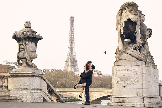 Eiffel Tower Surprise Proposal Engagement - Turning a couples shoot into a secret proposal