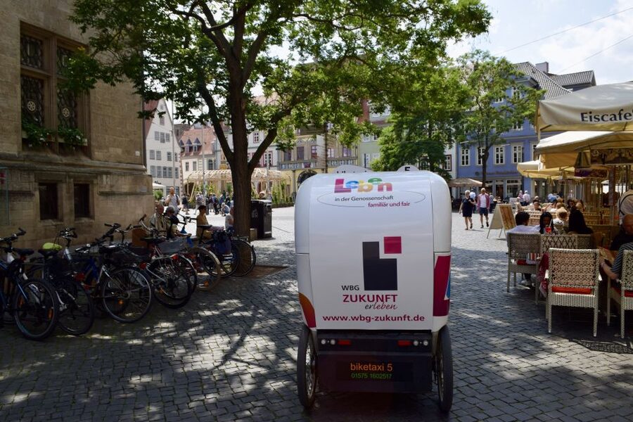 Erfurt: Romantic Rickshaw Tour For Two - What the guide adds to the ride