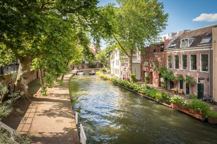 Explore Gems of Utrecht Walking Tour for Couples - Key points at a glance