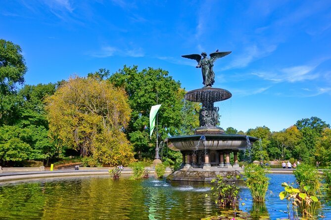 Falling in Love in NYC: Self-Guided Romantic Story Walk - American Museum of Natural History and The Apthorp