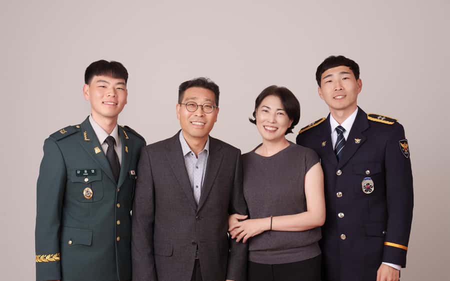 Family, Couple, and Group Photoshoot in Seoul - Same-day prints give the session a physical finish