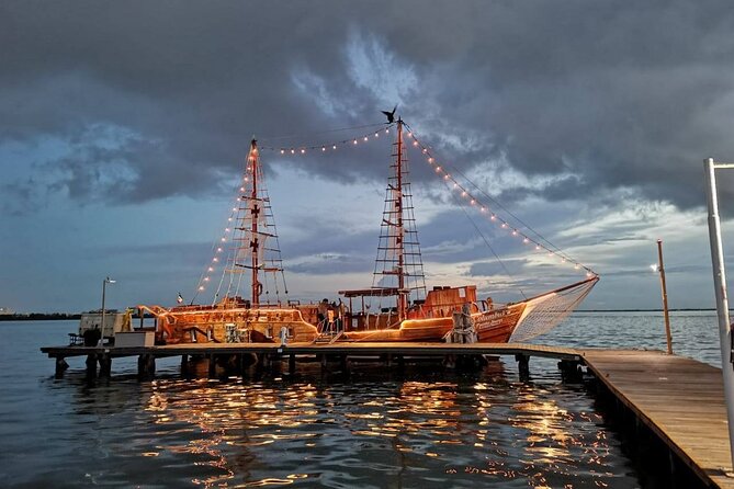 Feel the love on a romantic dinner at Cancun sea, with live music and open bar. - Timing, pickup, and the long-night warning