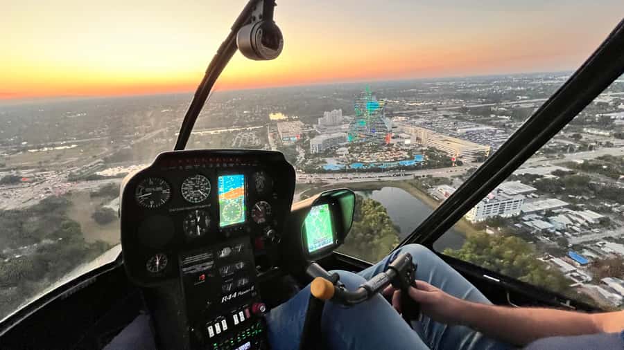 Fort Lauderdale : Romantic Champagne Helicopter Flight Tour - Taking off from Banyan Air Service