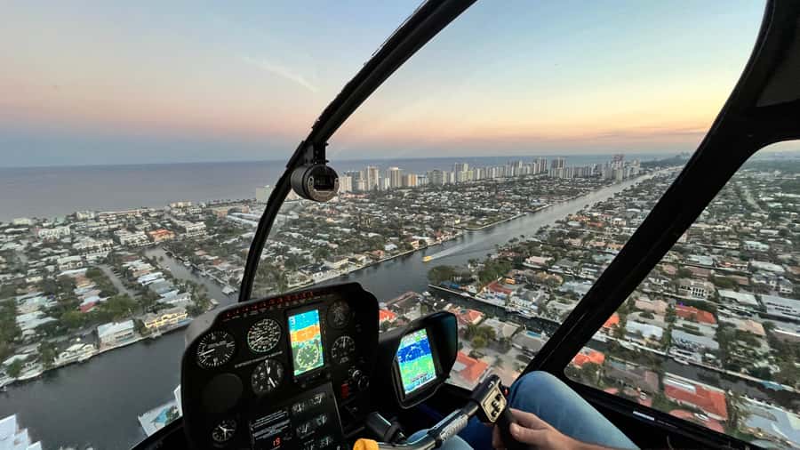 Fort Lauderdale : Romantic Champagne Helicopter Flight Tour - What the full one-hour schedule feels like