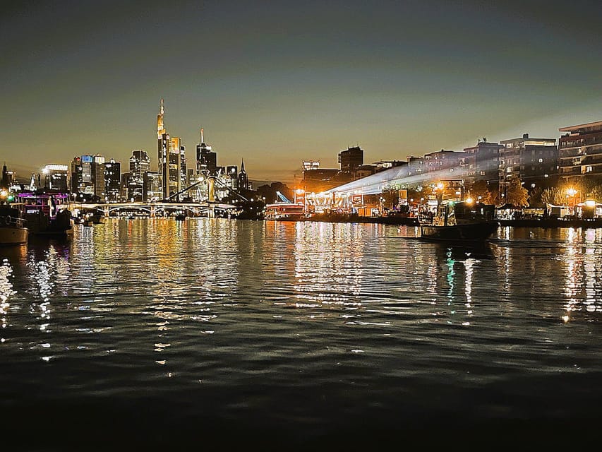 Frankfurt: Private Romantic Skyline Boat Tour - Starting beside the Städel Museum
