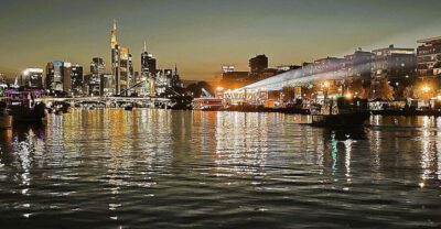 Frankfurt: Private Romantic Skyline Boat Tour