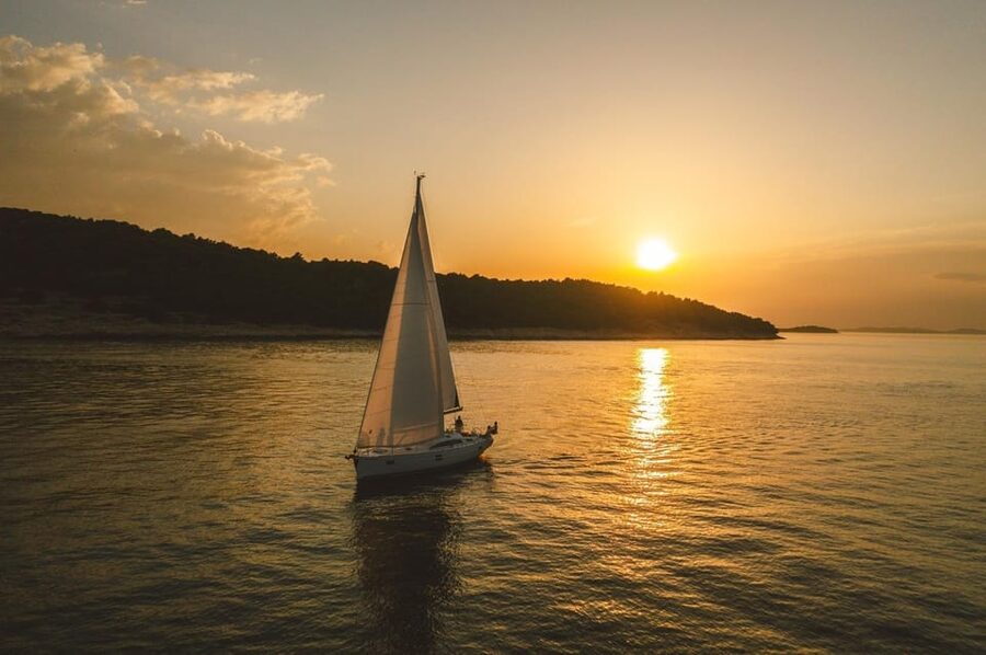 From Valletta: Romantic Sunset Cruise on a Sailing Yacht - Why this cruise works best at sunset