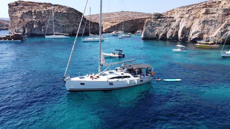 From Valletta: Romantic Sunset Cruise on a Sailing Yacht - Who will enjoy this private sailing evening?