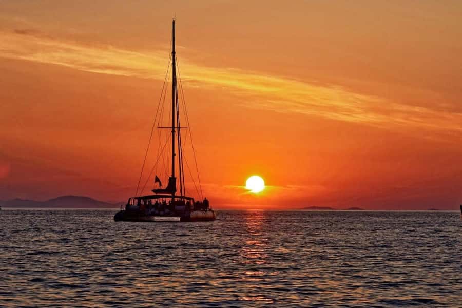 Grand Bay: Honeymoon/Lovers Sunset Tour with Romantic Dinner - Leaving Grand Baie at 5:15 PM
