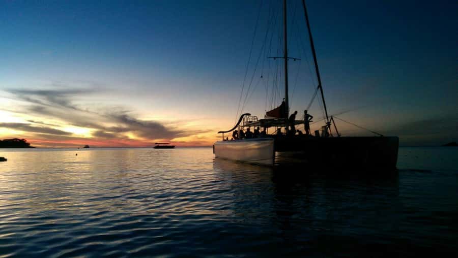 Grand Bay: Honeymoon/Lovers Sunset Tour with Romantic Dinner - Who should book this Mauritius sunset cruise