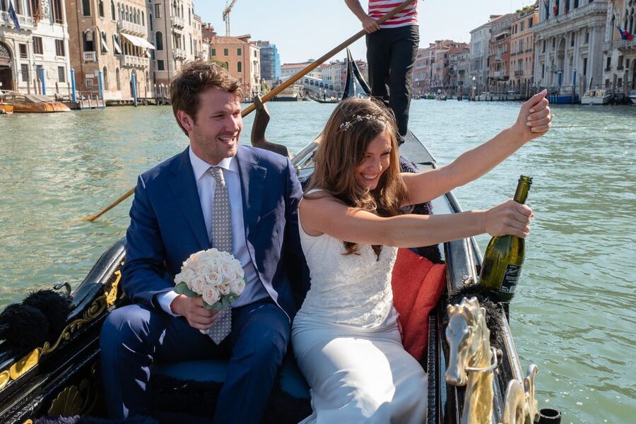 Grand Canal: Renew Your Wedding Vows on a Venetian Gondola - The Celebrant Makes the Difference