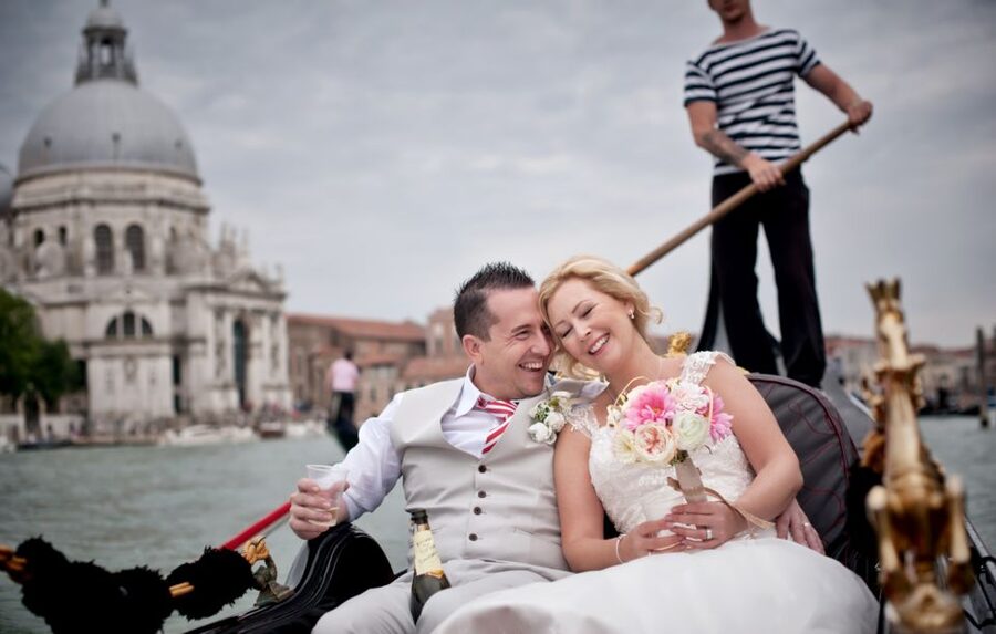 Grand Canal: Renew Your Wedding Vows on a Venetian Gondola - Photography, Roses, and the Certificate