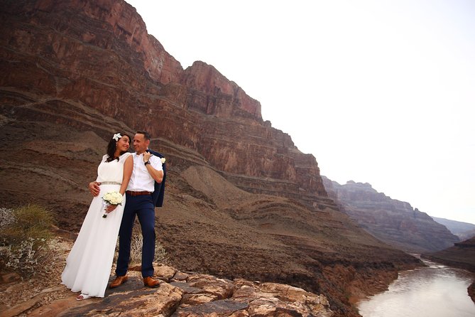 Grand Canyon Helicopter Wedding - Optional limo photo tours and Las Vegas touches