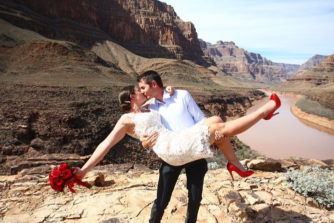 Grand Canyon Helicopter Wedding - Grand Canyon West: the ceremony stop