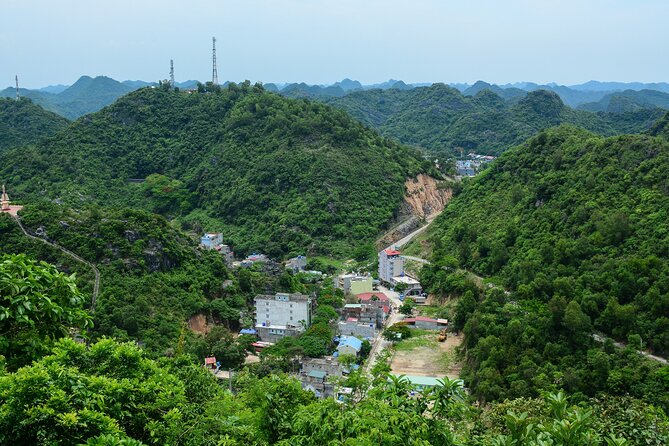 Hai Phong Romance: A Love-Filled Journey - Nghe Le Chan Temple brings the route home