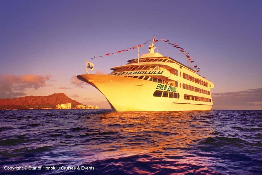 Honolulu: Nova Five Star Sunset Dinner Cruise with Live Jazz - Ala Moana and Waikiki from the water