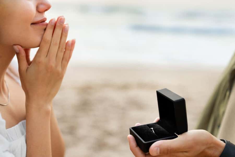 Hurghada: A Romantic Dinner On Islands Proposal Tour - Seafood, mixed grill, fruit, and drinks
