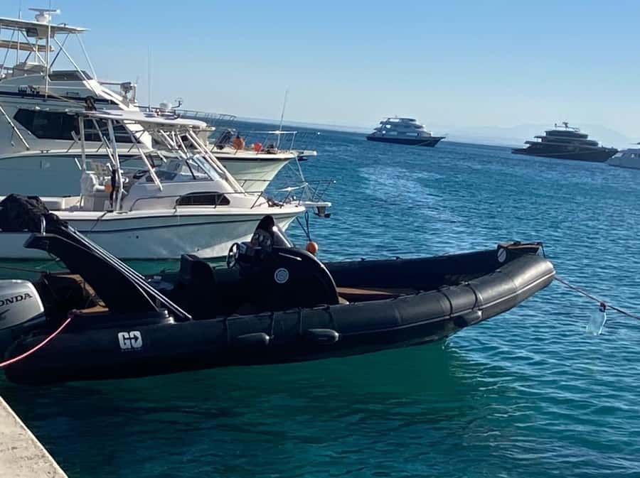 Hurghada: Private Dinner and Sunset Yacht Cruise - Red Sea views, swimming, and island time