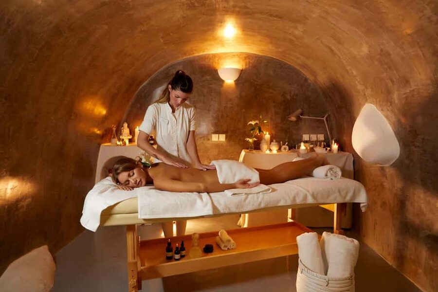 Imerovigli: Aromatherapy Couples’ Massage - Arriving at Zen Spa in Santorini