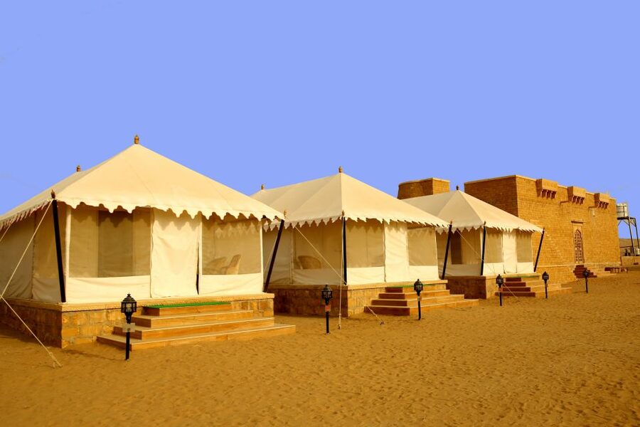 Jaisalmer: Romantic Night with Luxury Desert Camping - Camel riding and the first look at the dunes