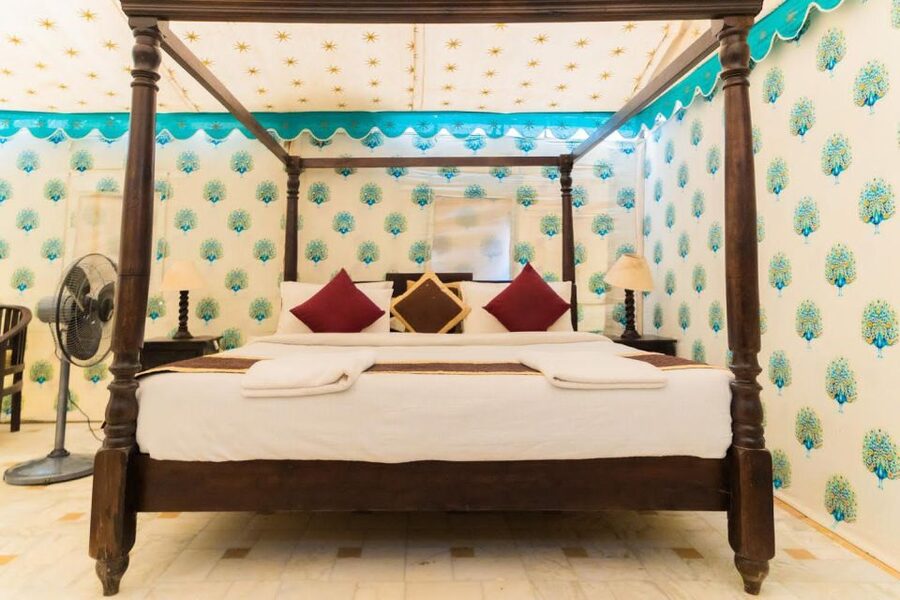 Jaisalmer: Romantic Night with Luxury Desert Camping - Sunrise, breakfast, and the ride back