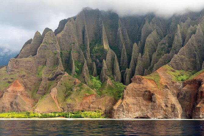 Kauai: Leila Na Pali Sunset Dinner Sail - Key things to know before you book