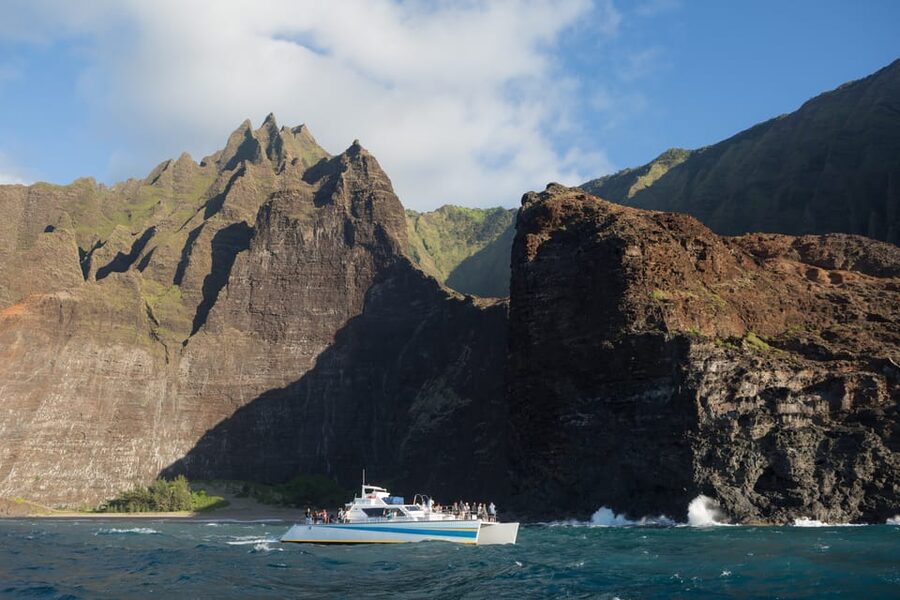 Kauai: Napali Sunset Dinner Cruise - Weather, cancellation, and timing
