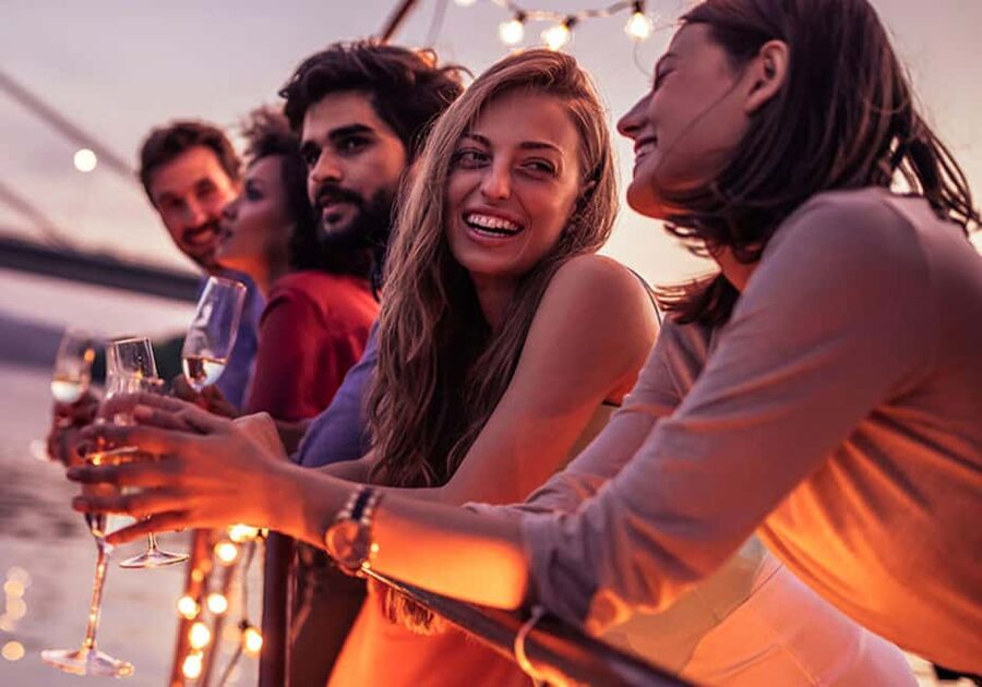 Knoxville: Sunset Dinner Cruise on Tennessee River - Two hours on the Tennessee River