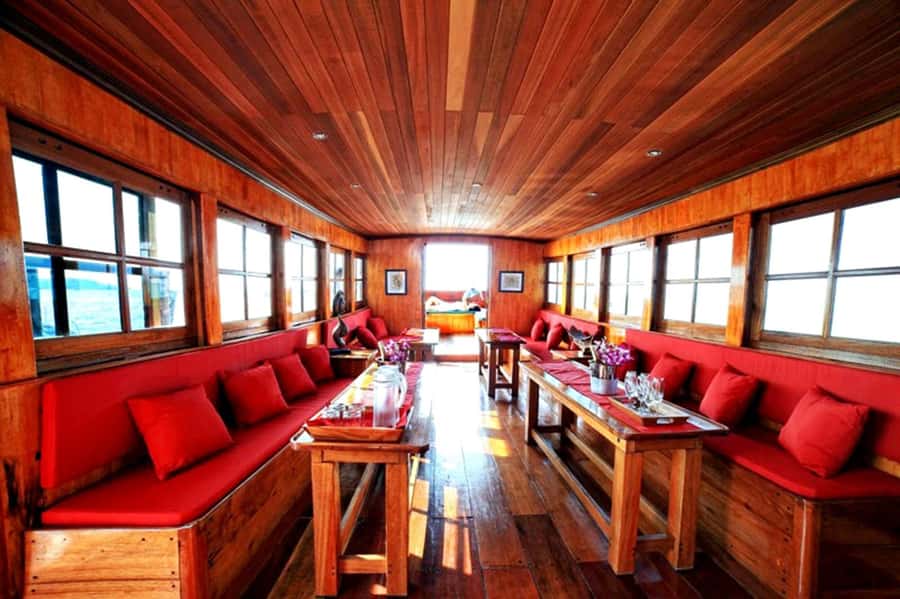 Koh Samui: Red Baron Romantic Sunset Dinner Cruise - Cheong Mon Beach and the changing light