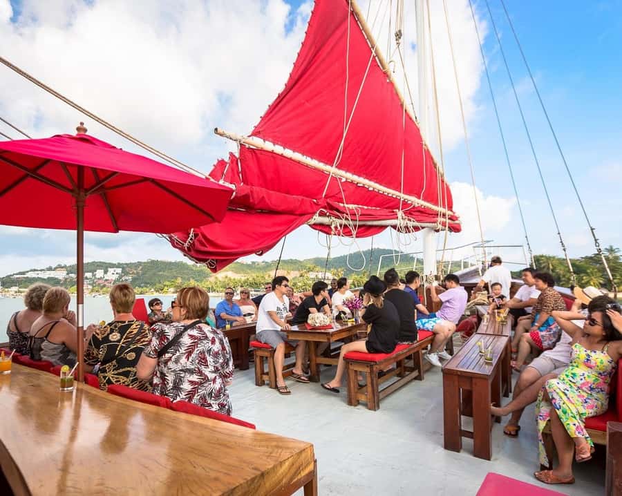 Koh Samui: Red Baron Romantic Sunset Dinner Cruise - Who should book the Red Baron