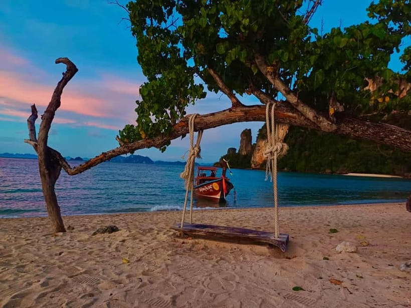 Krabi: Hong Island & Ko Pak Bia Tour with Sunset Dinner - Ko Lao Lading offers a quieter beach break