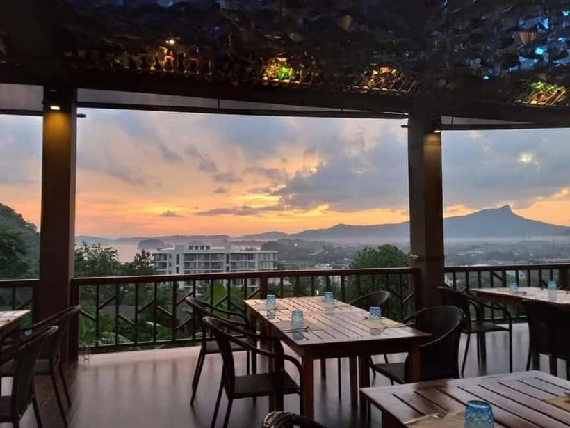 Krabi: Romantic Set-Menu Candlelight Dinner - A sunset dinner above Ao Nang
