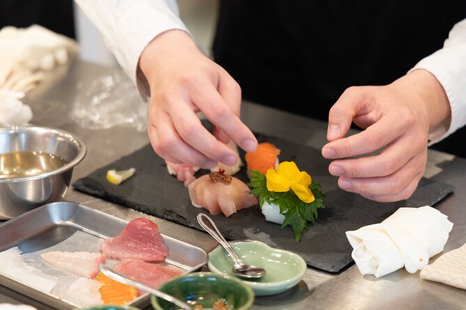 Kyoto: Enjoy Sushi & Market Tour! Best for Family & Couple! - Key points at a glance
