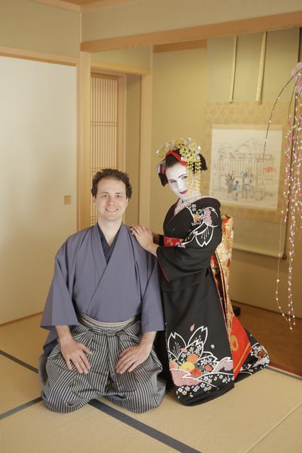 Kyoto kiyomizu Temple : Maiko and Samurai Couple Photoshoot - Choosing among 100 kimonos