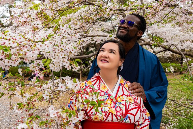 Kyoto Private Kimono Photoshoot for Couple and Solo - Maruyama Park and the first outdoor portraits
