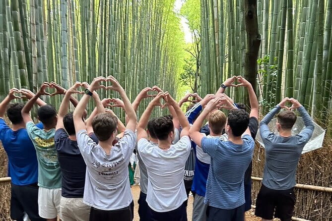 Kyoto Sagano Romantic Train in Arashiyama Bus Tour - The guide and group experience